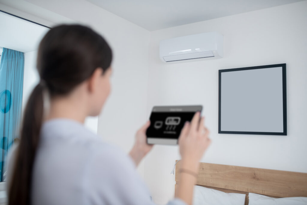 Pompe à chaleur air-air split installé en intérieur